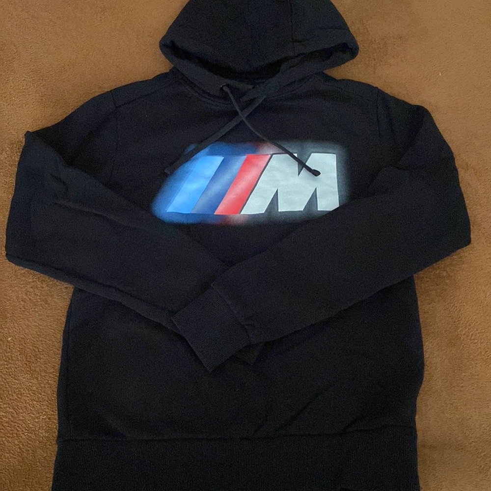 BMW hoody size small (fits like XS)